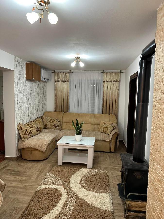 Emily & Jully Apartment *