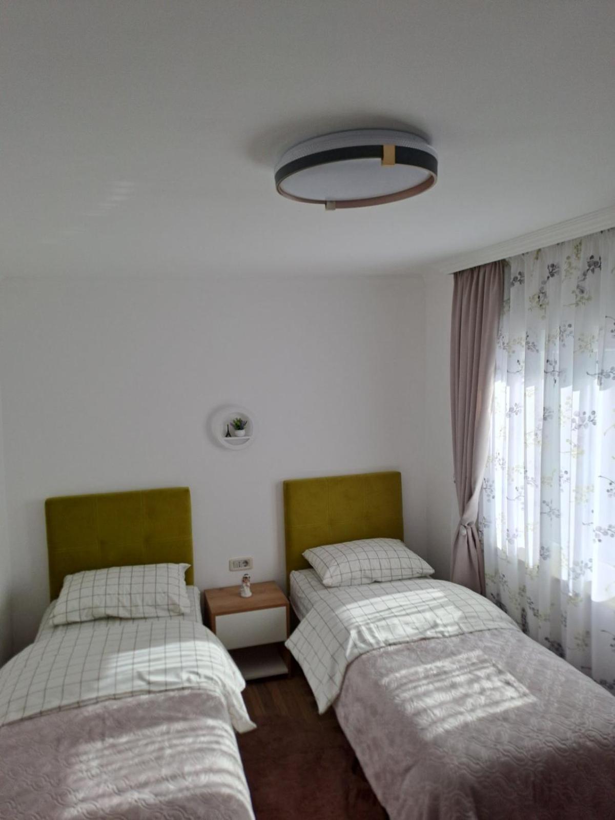 Emily & Jully Apartman